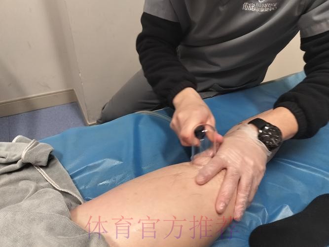 官方:阿拉巴成功接受左膝前十字韧带撕裂修复手术 官方:阿拉巴成功接受左膝前十字韧带撕裂修复手术